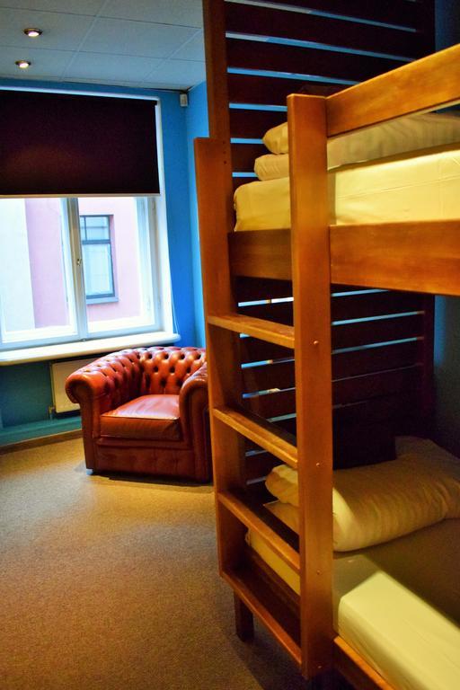 Naughty Squirrel Backpackers Hostel Riga Exterior photo